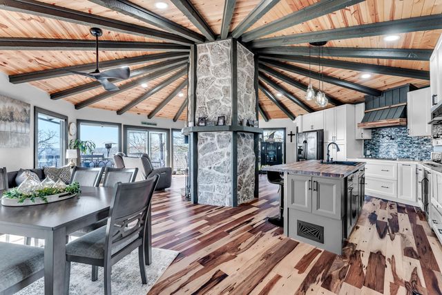 498 Santa Fe Drive, Forsyth, MO 65653