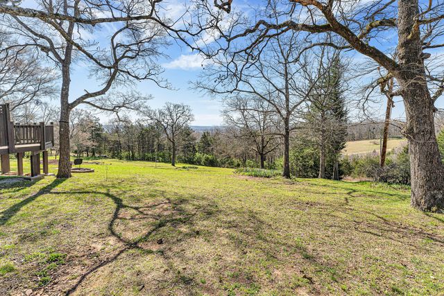 498 Santa Fe Drive, Forsyth, MO 65653