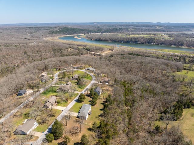 498 Santa Fe Drive, Forsyth, MO 65653