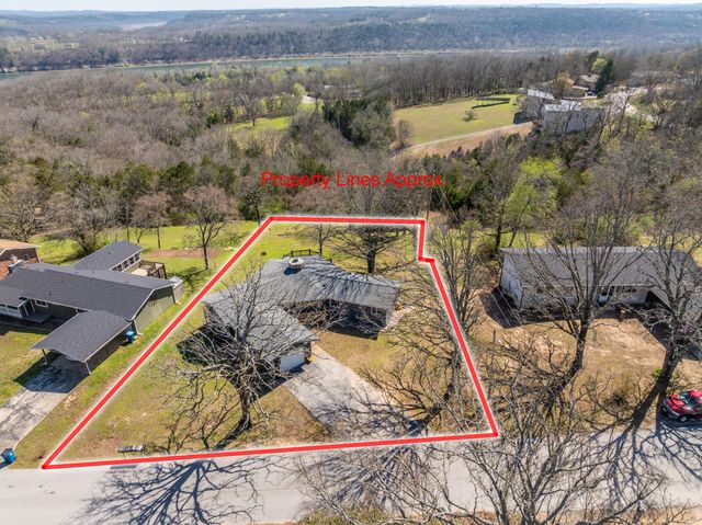 498 Santa Fe Drive, Forsyth, MO 65653