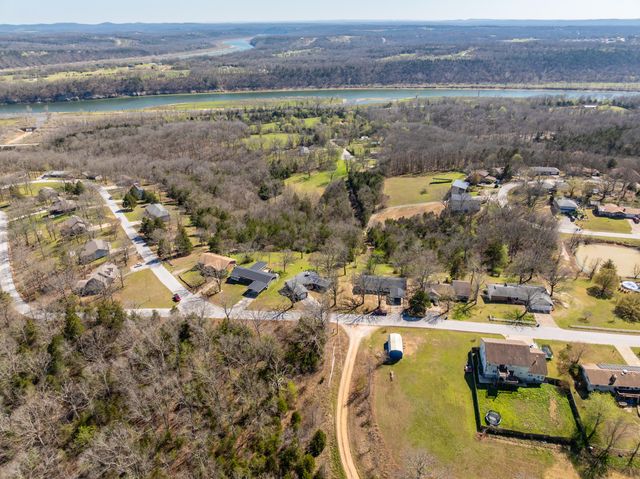 498 Santa Fe Drive, Forsyth, MO 65653