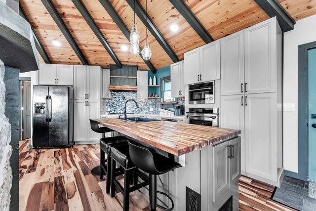 498 Santa Fe Drive, Forsyth, MO 65653