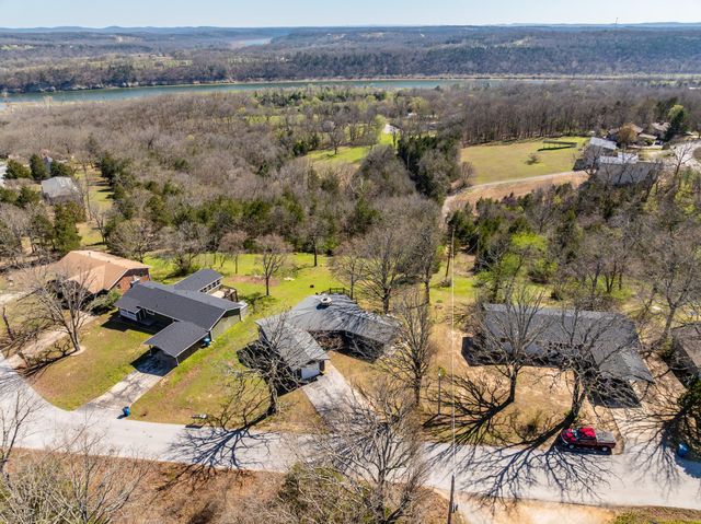 498 Santa Fe Drive, Forsyth, MO 65653