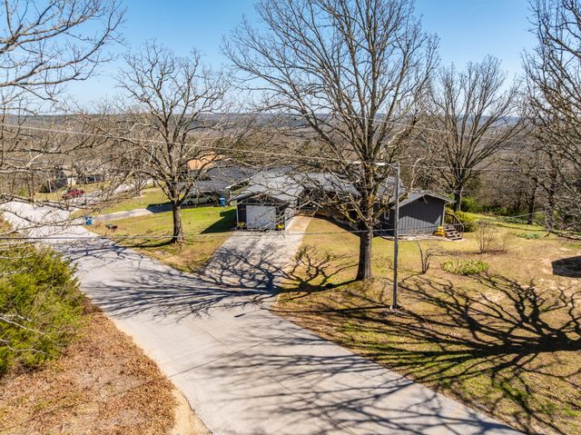 498 Santa Fe Drive, Forsyth, MO 65653