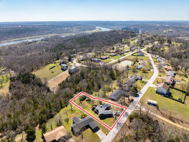 498 Santa Fe Drive, Forsyth, MO 65653