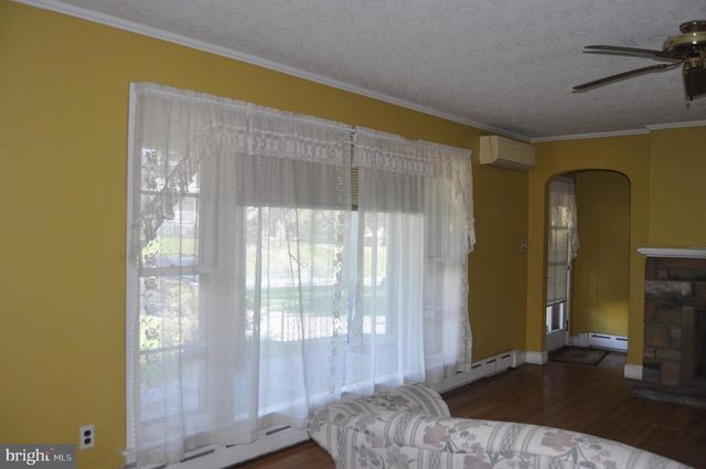 926 STATE ST, Millersburg, PA 17061