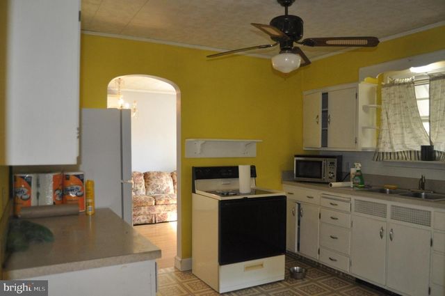 926 STATE ST, Millersburg, PA 17061