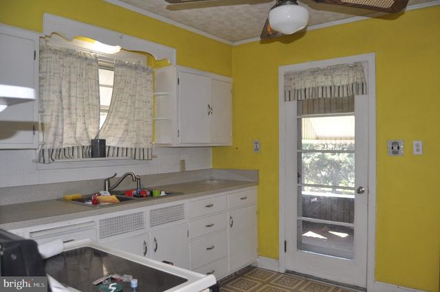 926 STATE ST, Millersburg, PA 17061