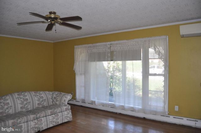 926 STATE ST, Millersburg, PA 17061
