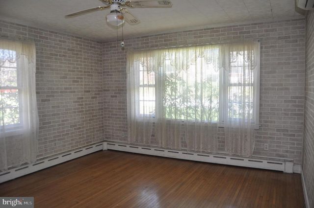926 STATE ST, Millersburg, PA 17061