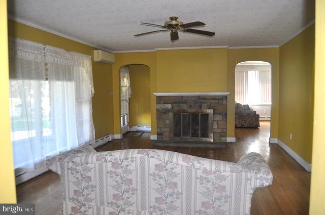 926 STATE ST, Millersburg, PA 17061