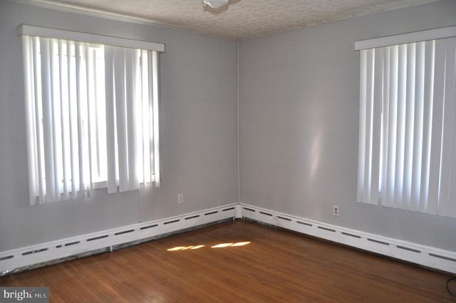 926 STATE ST, Millersburg, PA 17061