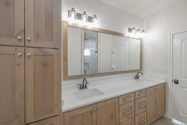 591 Eichman, Poteet, TX 78065