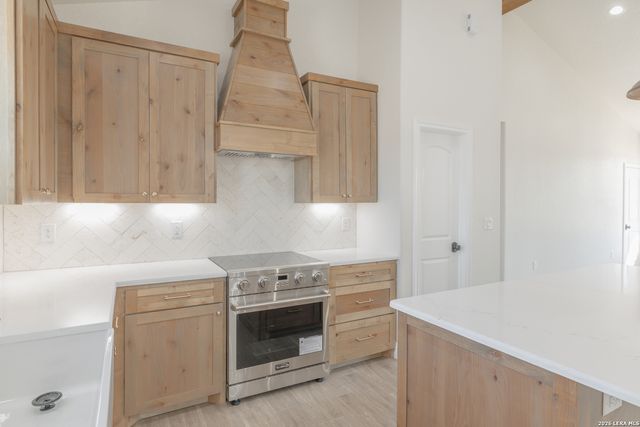 591 Eichman, Poteet, TX 78065