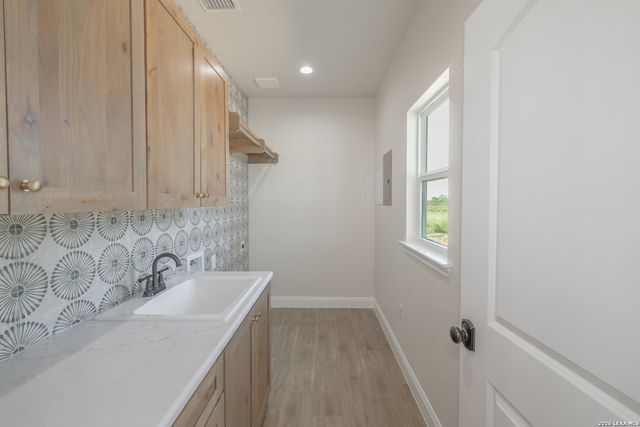 591 Eichman, Poteet, TX 78065