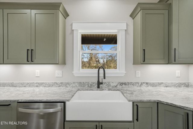 235 Charlie Lane, Maryville, TN 37804