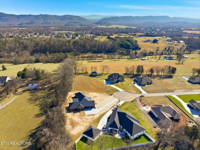 235 Charlie Lane, Maryville, TN 37804