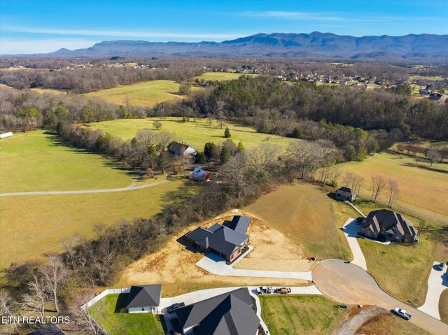 235 Charlie Lane, Maryville, TN 37804