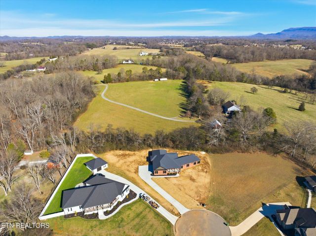 235 Charlie Lane, Maryville, TN 37804