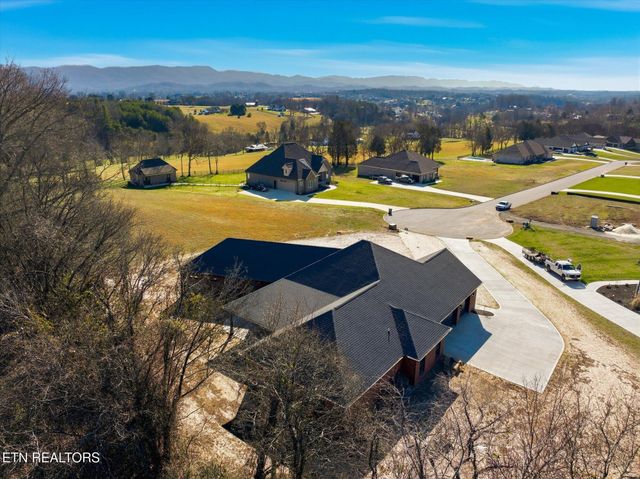 235 Charlie Lane, Maryville, TN 37804