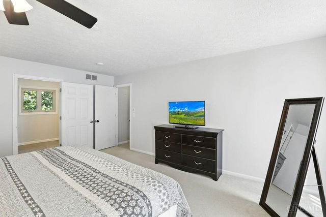 9 Lakefield Drive, Milford, OH 45150