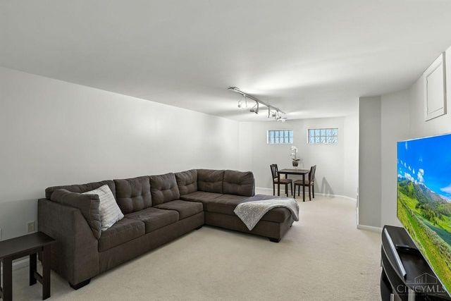 9 Lakefield Drive, Milford, OH 45150