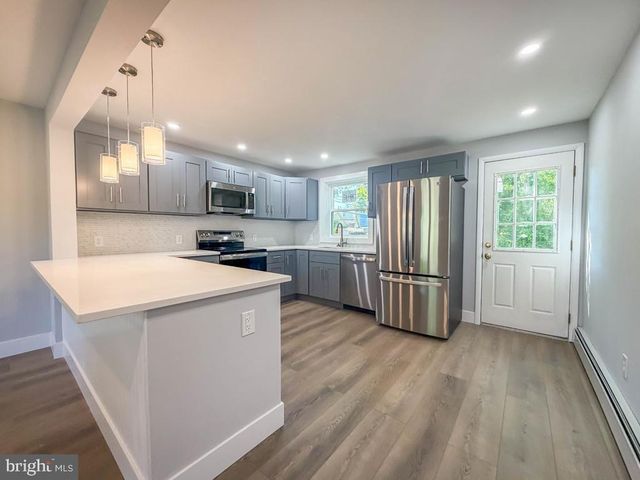 3208 DIXON AVE, Bristol, PA 19007