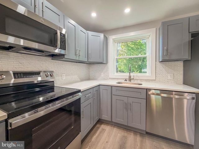 3208 DIXON AVE, Bristol, PA 19007
