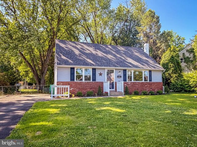 3208 DIXON AVE, Bristol, PA 19007