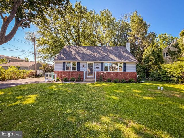 3208 DIXON AVE, Bristol, PA 19007
