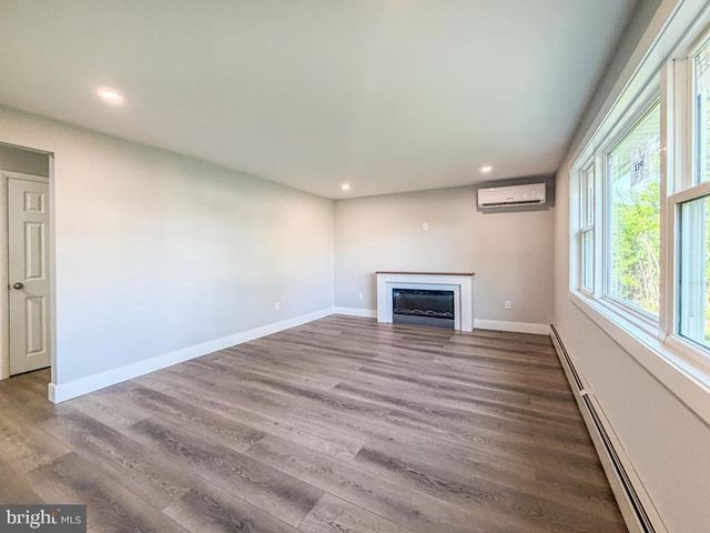 3208 DIXON AVE, Bristol, PA 19007