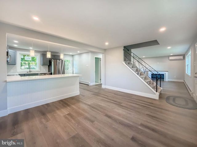3208 DIXON AVE, Bristol, PA 19007