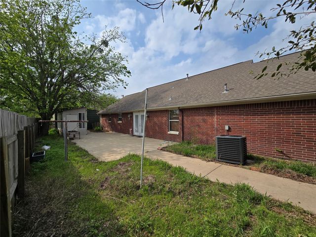 177 E Davilla ST, Bartlett, TX 76511