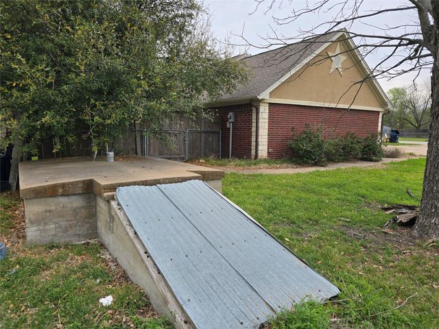 177 E Davilla ST, Bartlett, TX 76511