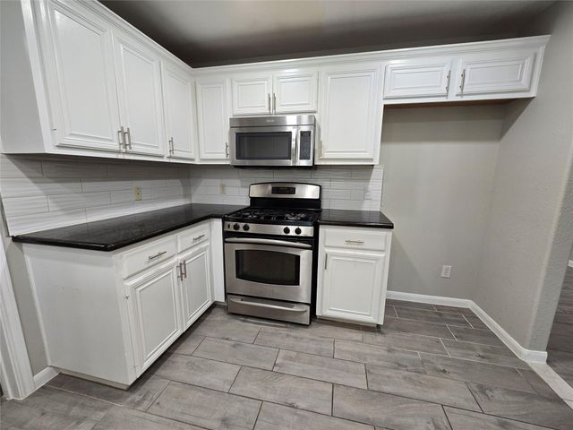 177 E Davilla ST, Bartlett, TX 76511