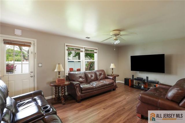 43 Richards Drive, Parlin, NJ 08859