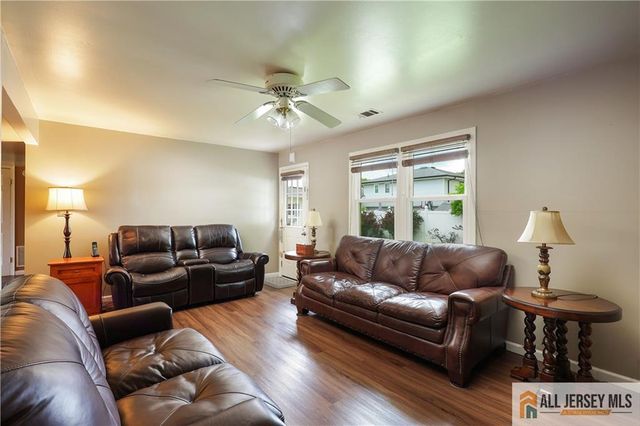 43 Richards Drive, Parlin, NJ 08859