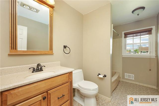 43 Richards Drive, Parlin, NJ 08859