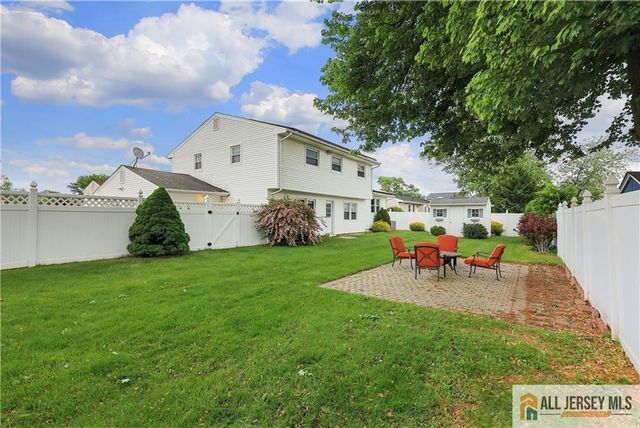 43 Richards Drive, Parlin, NJ 08859