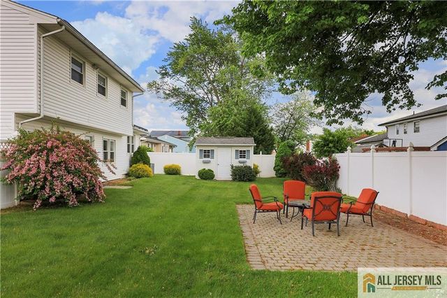 43 Richards Drive, Parlin, NJ 08859