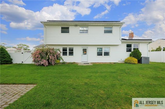 43 Richards Drive, Parlin, NJ 08859
