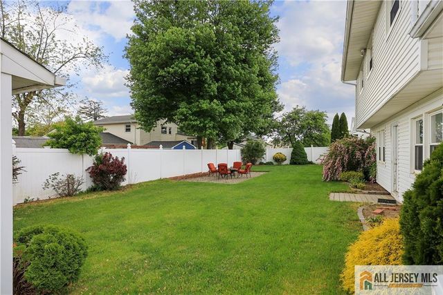 43 Richards Drive, Parlin, NJ 08859