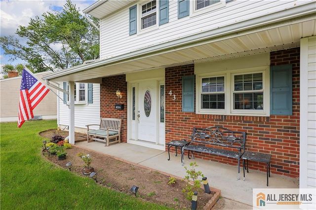 43 Richards Drive, Parlin, NJ 08859