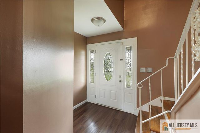 43 Richards Drive, Parlin, NJ 08859