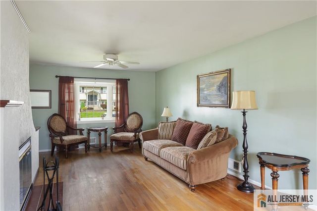 43 Richards Drive, Parlin, NJ 08859