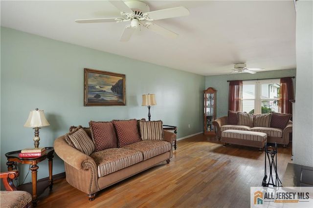 43 Richards Drive, Parlin, NJ 08859