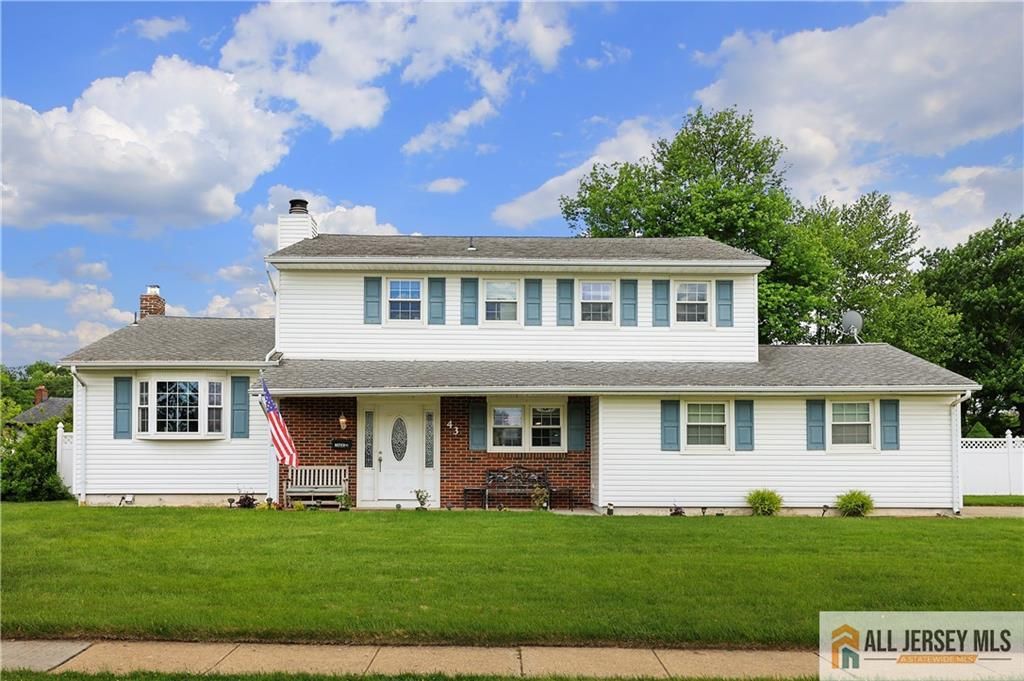 43 Richards Drive, Parlin, NJ 08859