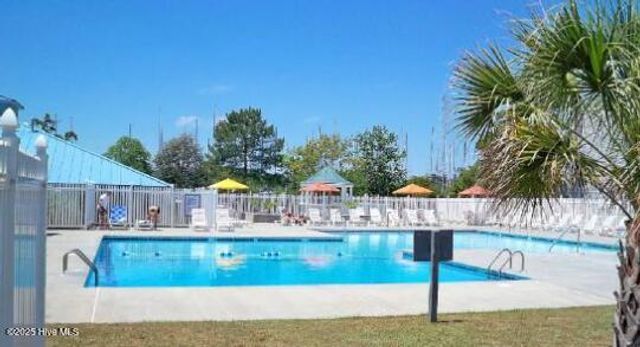 206 Chateau Drive, New Bern, NC 28560