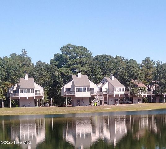 206 Chateau Drive, New Bern, NC 28560