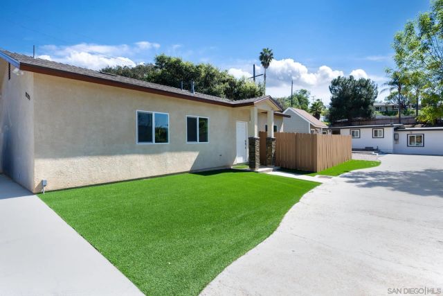 12327 Lemon Crest Dr, Lakeside, CA 92040